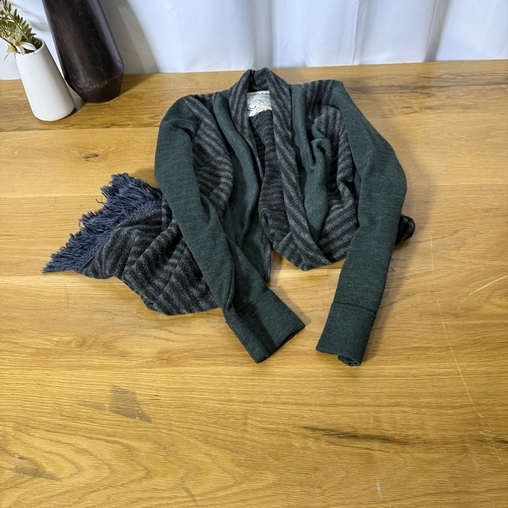 Saturday Sunday sweater draped grey & green open front fringe women small - Picture 8 of 10
